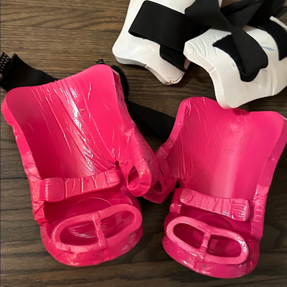 Pink and White Child’s size sparring gear, protective Martial Arts Gear Set EUC - Picture 4 of 6